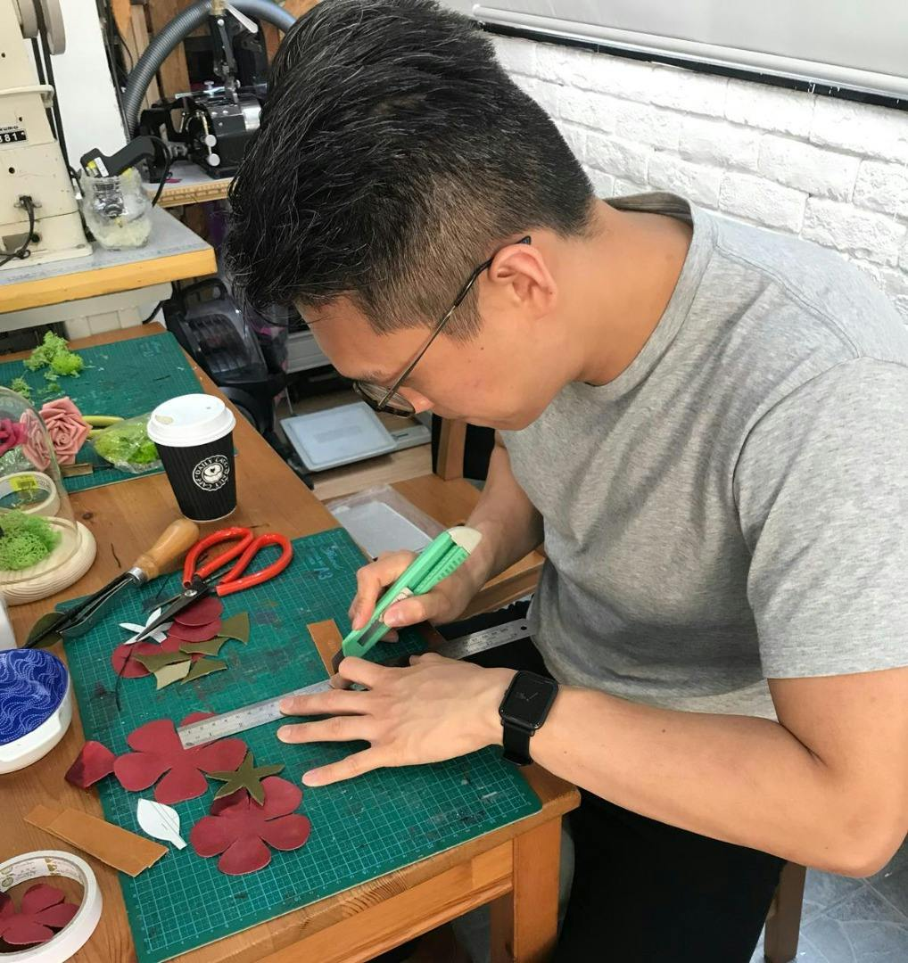LCM Leather Workshop Causeway Bay: Leather Roses Workshop - Photo 1 of 3